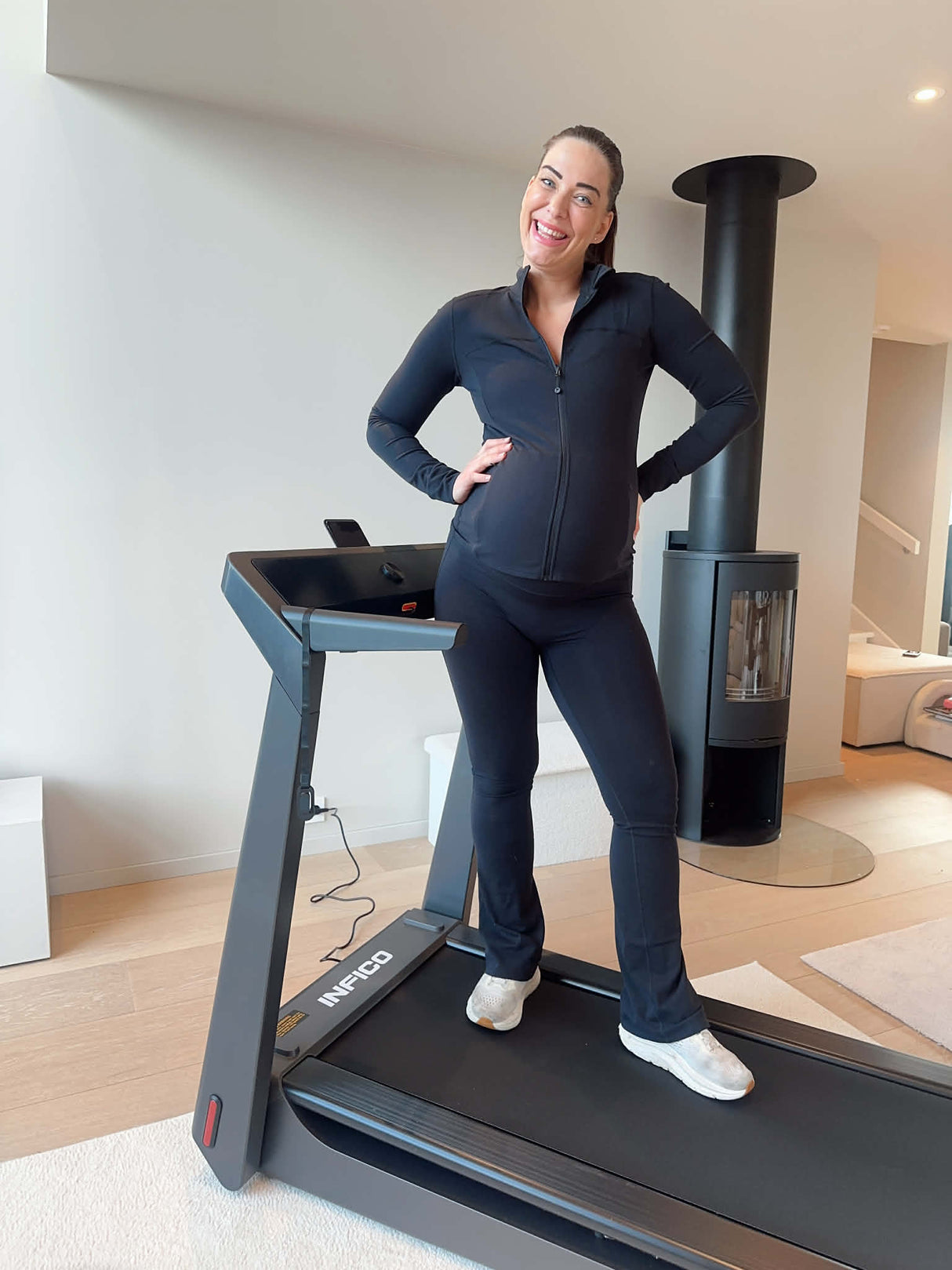 Infico WalkingPad® i15 Pro med Floating RunPad - Treningsgiganten.no